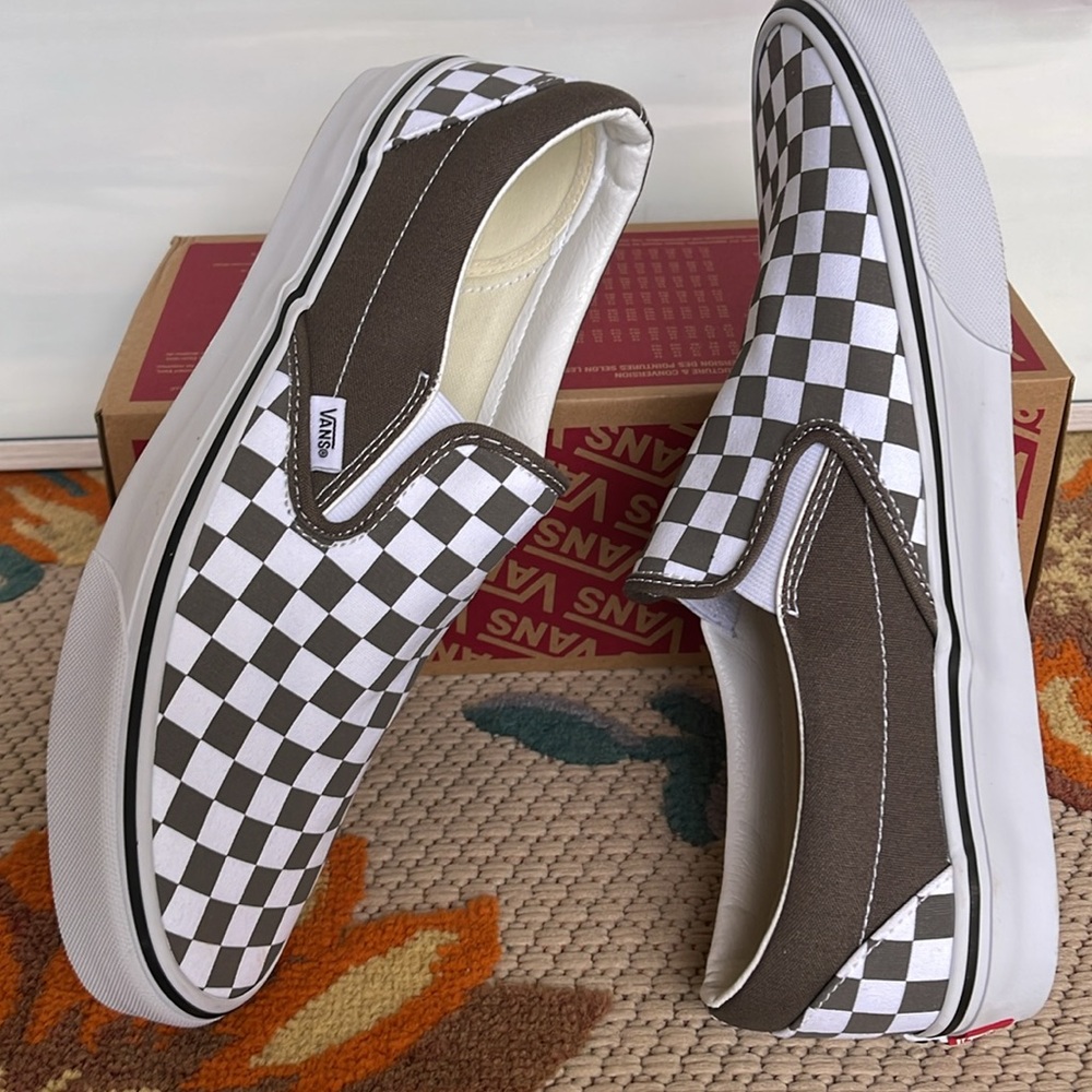 Vans WMNS Classic Slip-On
Color Theory Checkerboard Bungee
VN000BVZ9JC
Sneakers - Picture 12 of 16